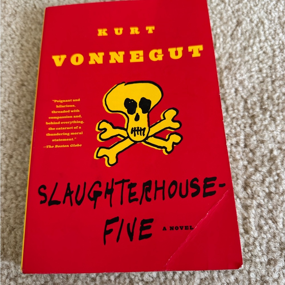 Slaughterhouse-Five by Kurt Vonnegut - Red Cover